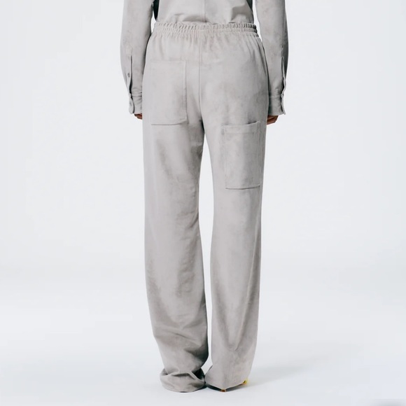 Ultrasuede Scottie Jogger - Picture 2 of 5